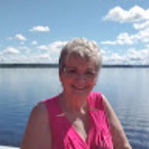 Meet your Posher, Leona